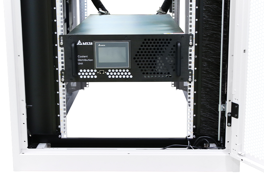 水冷機器 実装例（CDU）