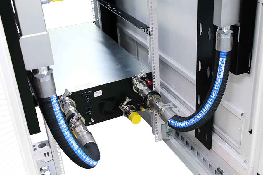 水冷機器 実装例（配管）