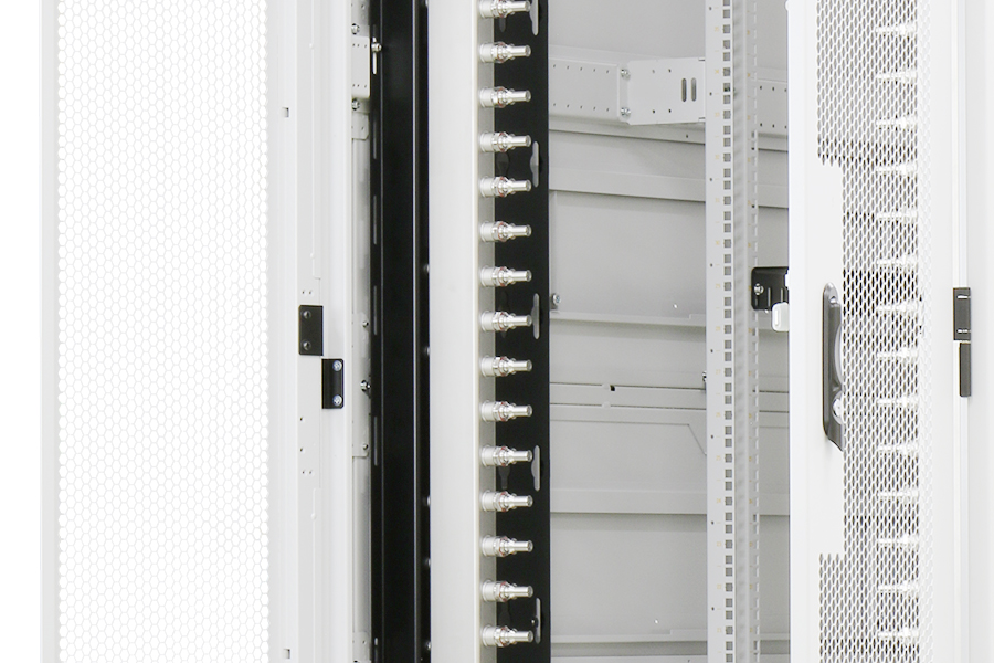 水冷機器 実装例（マニホールド）